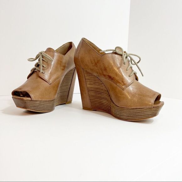 Kenneth Cole Reaction New York Peep Toe Sweet Crème Wedge Heels - Picture 1 of 8